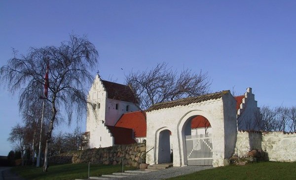 Onsbjerg Church VisitSamsoe.dk