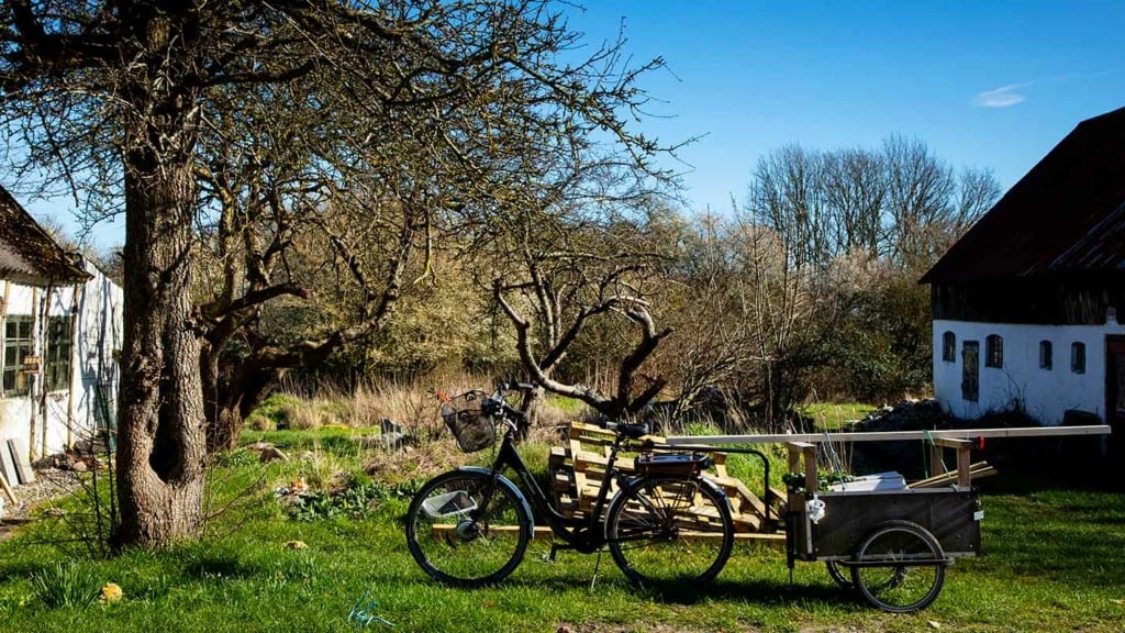 Ørby-Samsø-landsbyliv-cykel-med-anhænger