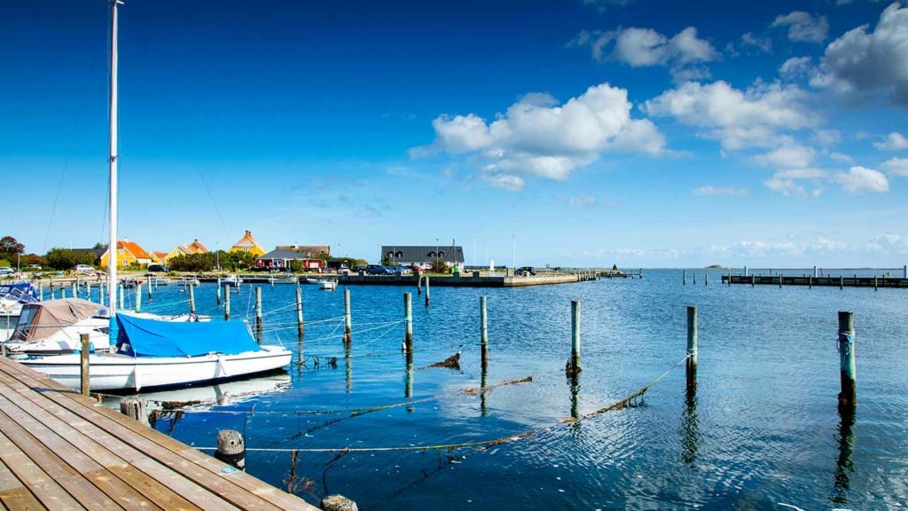 Langør Samsø havnen og molen set fra broen
