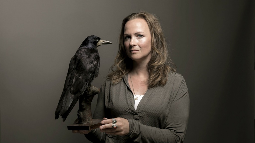 Jeanette Varberg + fugl foto De Dios 9_16