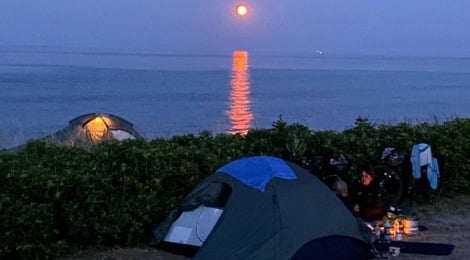 Ballen Strandcamping_telt og måne_02