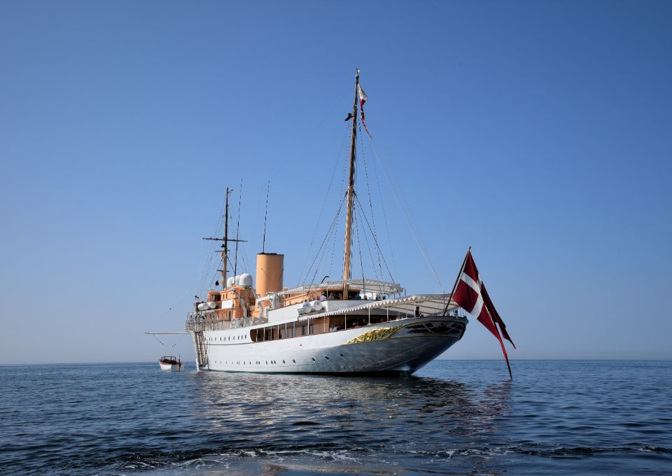 Kongeskibet Dannebrog - Fotokreditering Kongehuset - lille