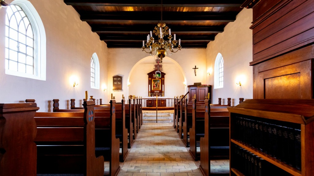 Feriemagasinet2025_Langør_Kirke_Fotograf_Jeanette_Phillipsen_VisitSamsø019